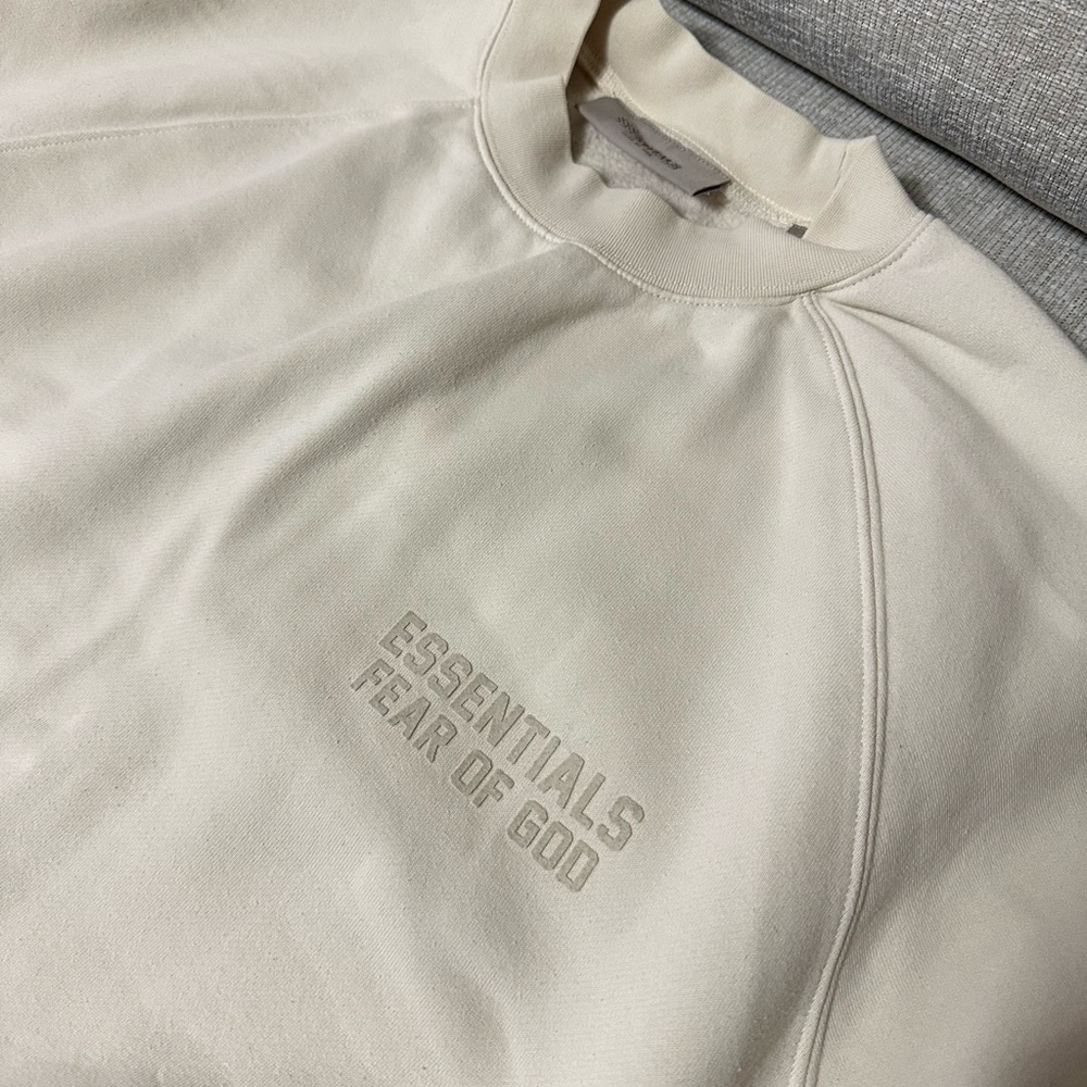 Essentials FOG crew neck - Picture 2 of 7